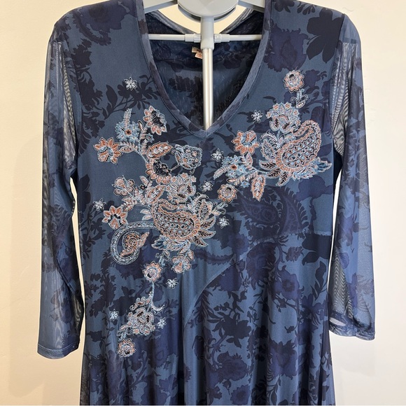 Reba Navy and Black Patterned Garment - Picture 1 of 14